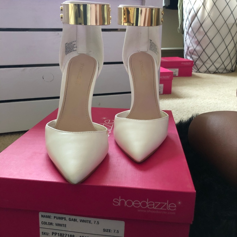 Sexy White and Gold Pumps